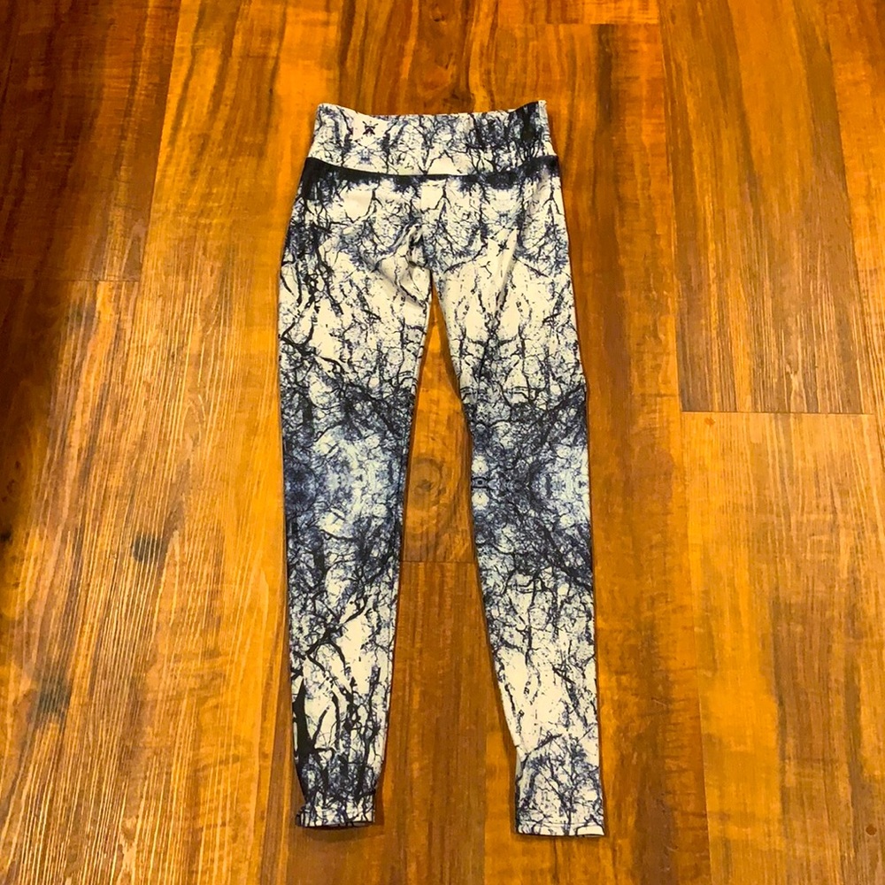 Onzie yoga leggings